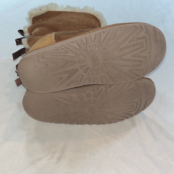 UGG Bailey Bow II in chestnut brown - Picture 10 of 13